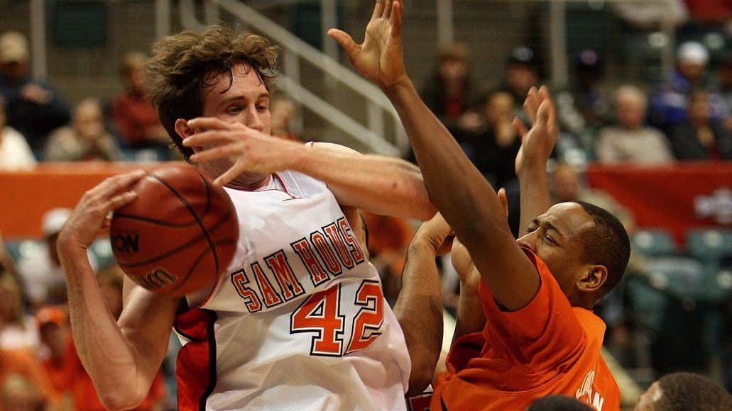 Playing defense in basketball