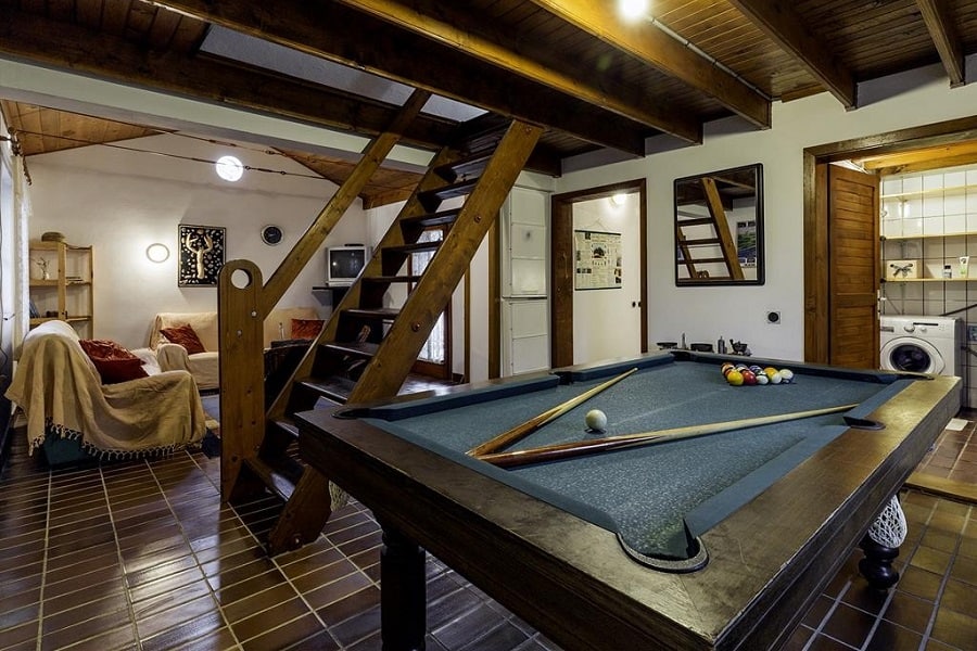 Slate vs wood billiard table